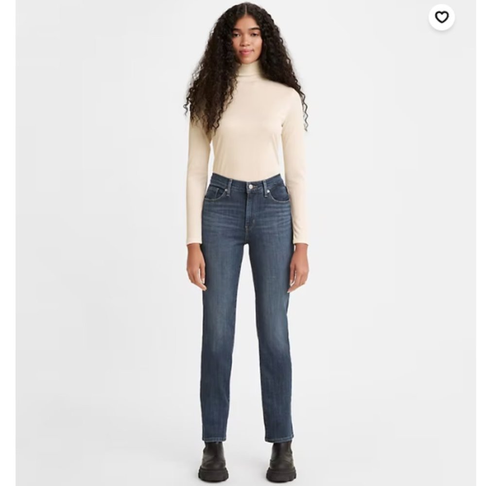 CLASSIC STRAIGHT FIT WOMEN'S JEANS - Medium Wash